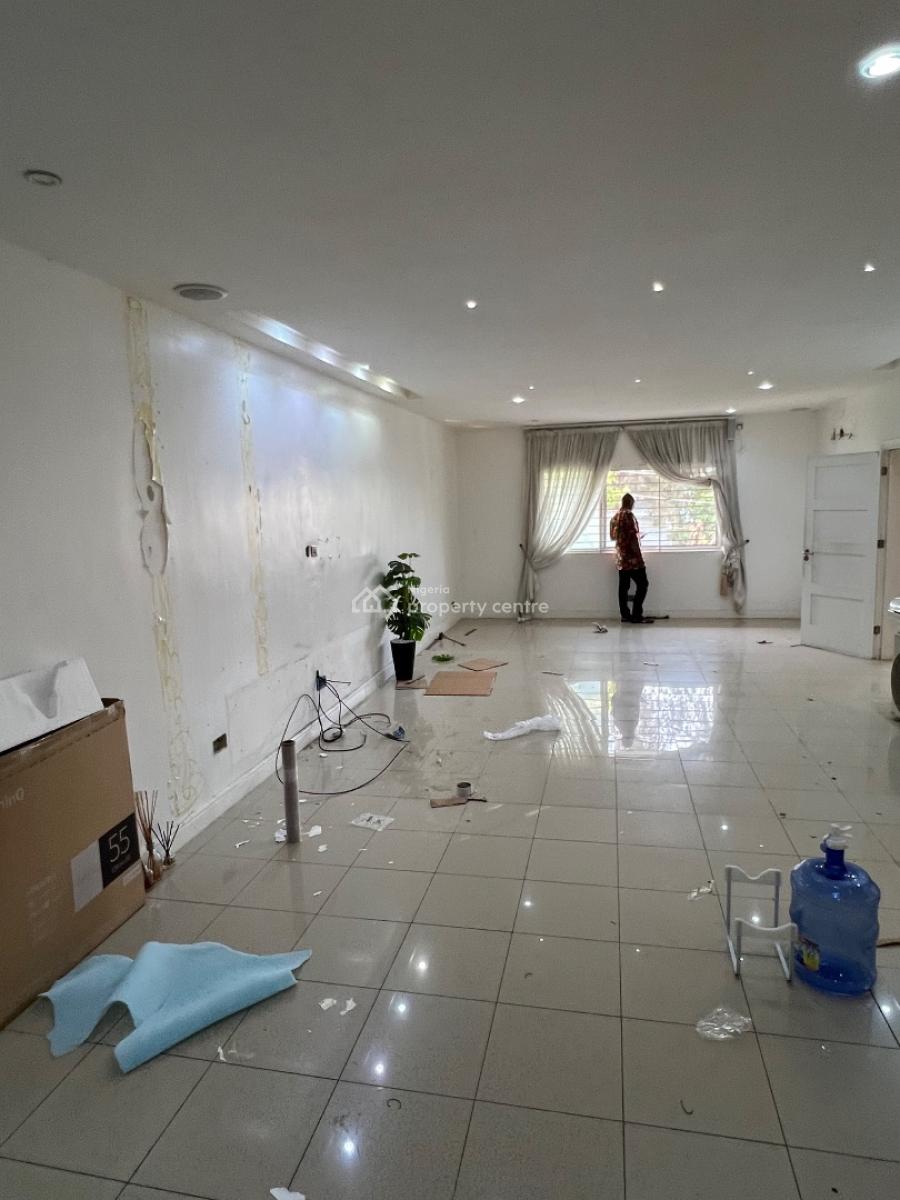 Very Clean 3-bedroom Commercial Space with Massive Palour and Lounge, Lekki Phase 1, Lekki, Lagos, Commercial Property for Rent