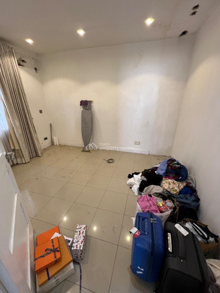 Very Clean 3-bedroom Commercial Space with Massive Palour and Lounge, Lekki Phase 1, Lekki, Lagos, Commercial Property for Rent