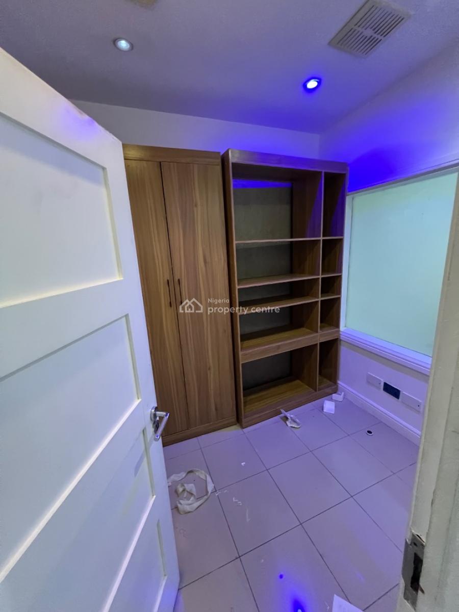 Very Clean 3-bedroom Commercial Space with Massive Palour and Lounge, Lekki Phase 1, Lekki, Lagos, Commercial Property for Rent