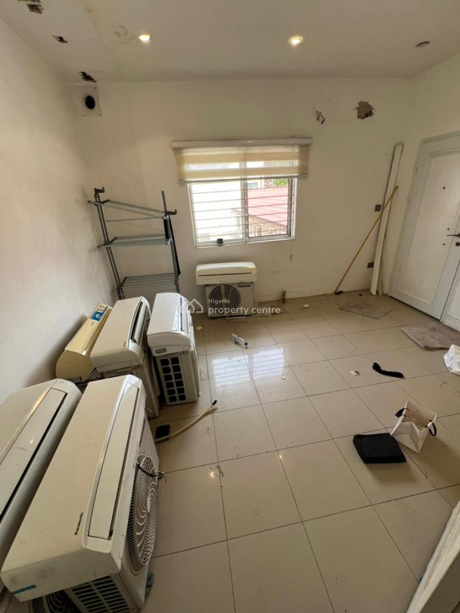 3-bedroom Flat with a Massive Palour and a Lounge Area, Lekki Phase 1, Lekki, Lagos, Flat / Apartment for Rent