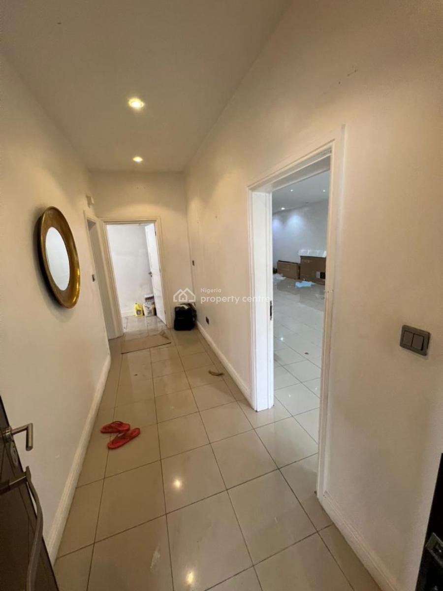 3-bedroom Flat with a Massive Palour and a Lounge Area, Lekki Phase 1, Lekki, Lagos, Flat / Apartment for Rent
