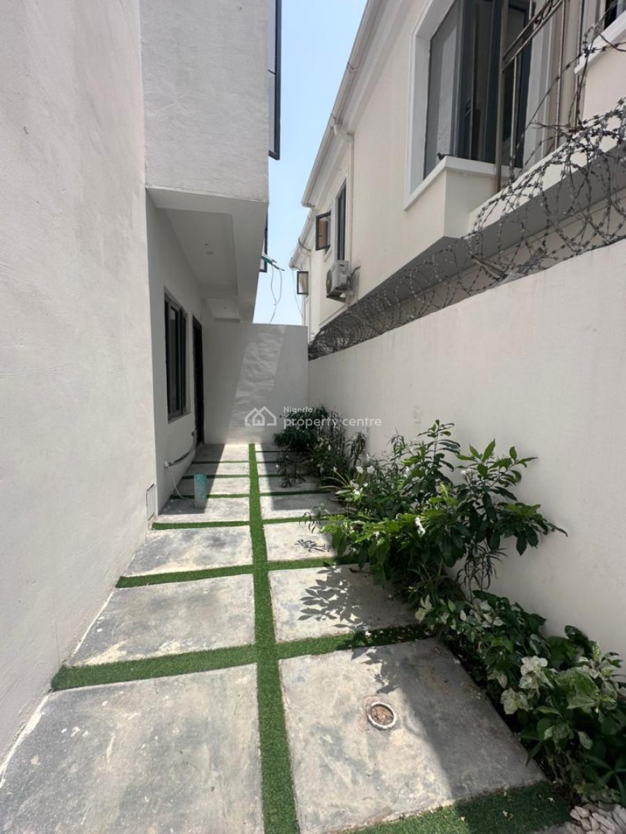 Beautiful 4 Bedroom Semi-detached Duplex with Classy Finish with Bq, Ologolo, Lekki, Lagos, Semi-detached Duplex for Sale