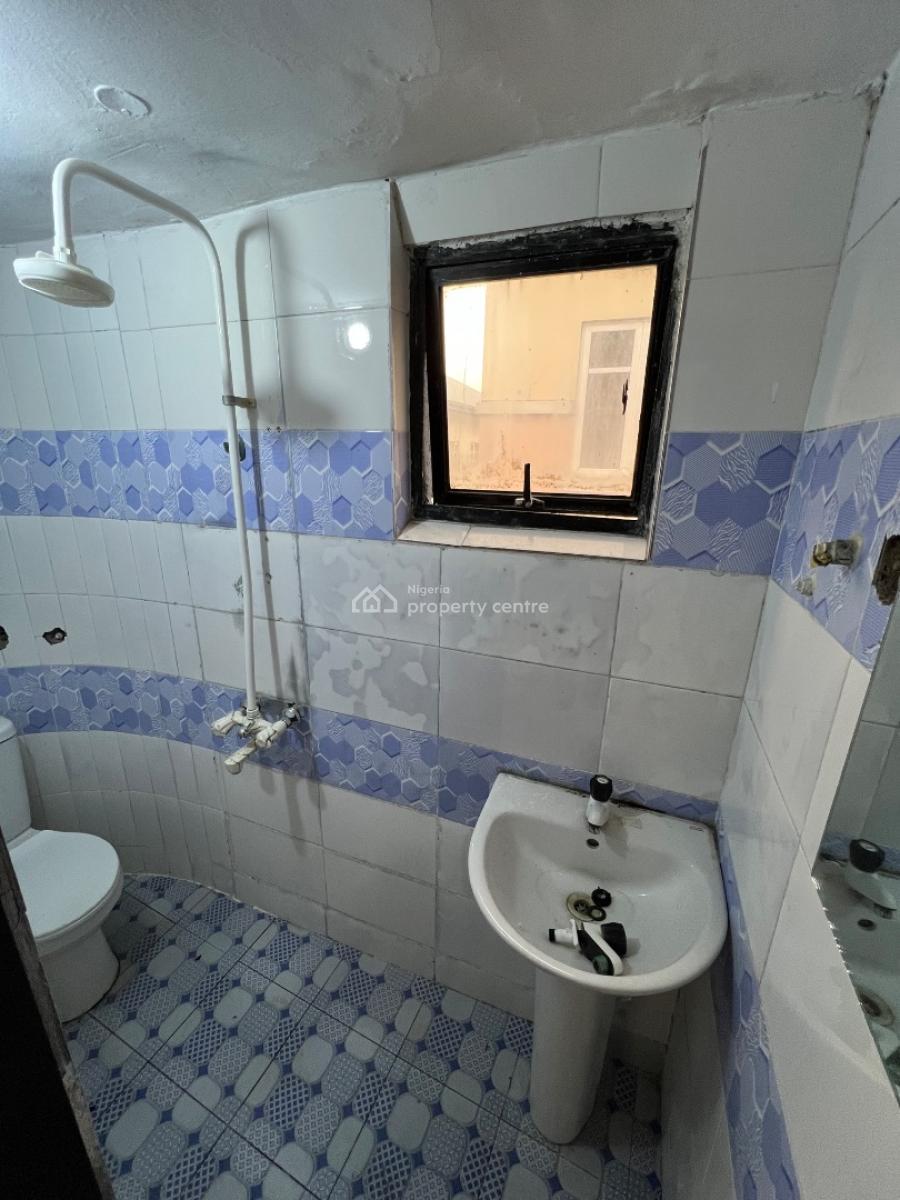 Low-cost 3-bedroom Apartment. Residential / Commercial Use Allowed., Durotimi Etti Drive, Lekki Phase 1, Lekki, Lagos, Flat / Apartment for Rent