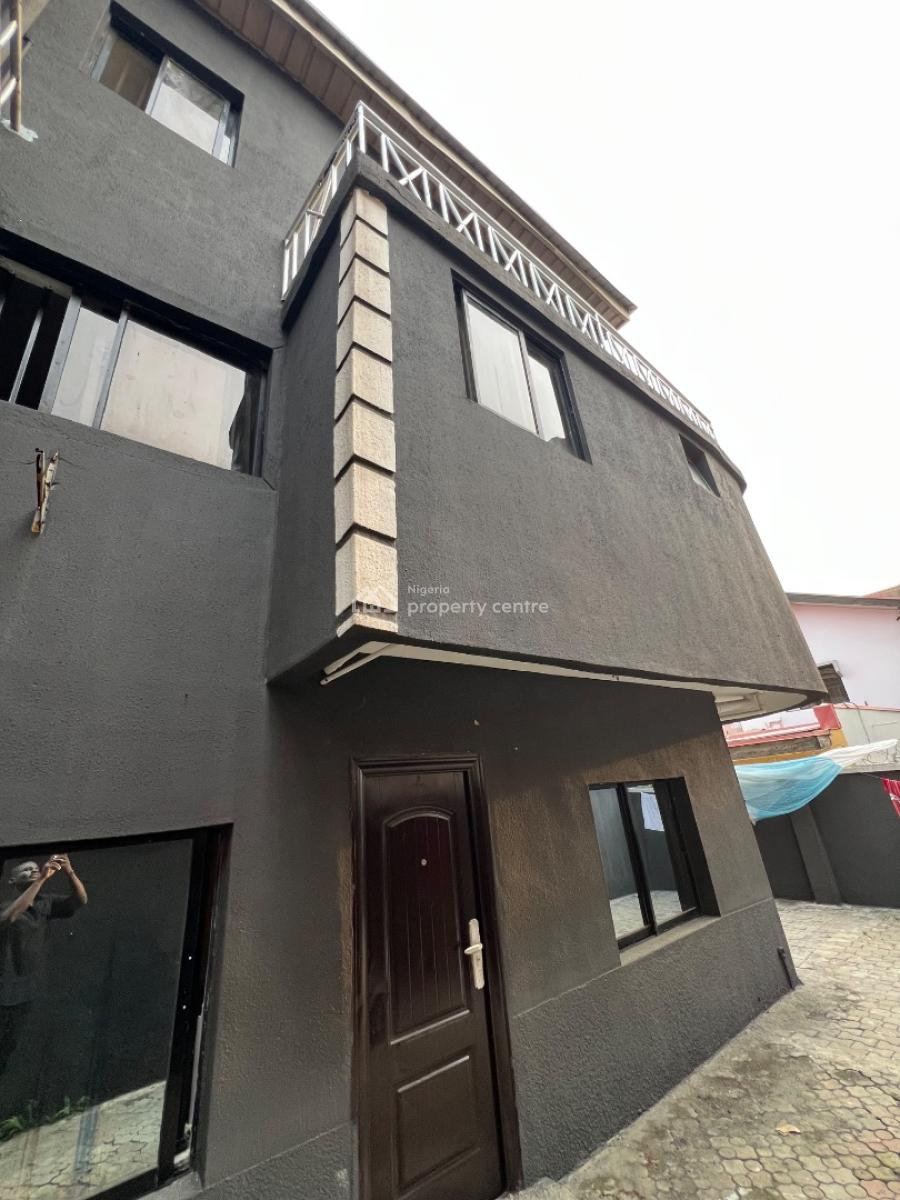 Low-cost 3-bedroom Apartment. Residential / Commercial Use Allowed., Durotimi Etti Drive, Lekki Phase 1, Lekki, Lagos, Flat / Apartment for Rent