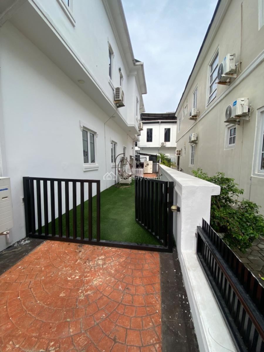 a Fully Detached 4 Bedrooms with Bq, Ikota -megamound Estate, Ikota, Lekki, Lagos, Detached Duplex for Sale