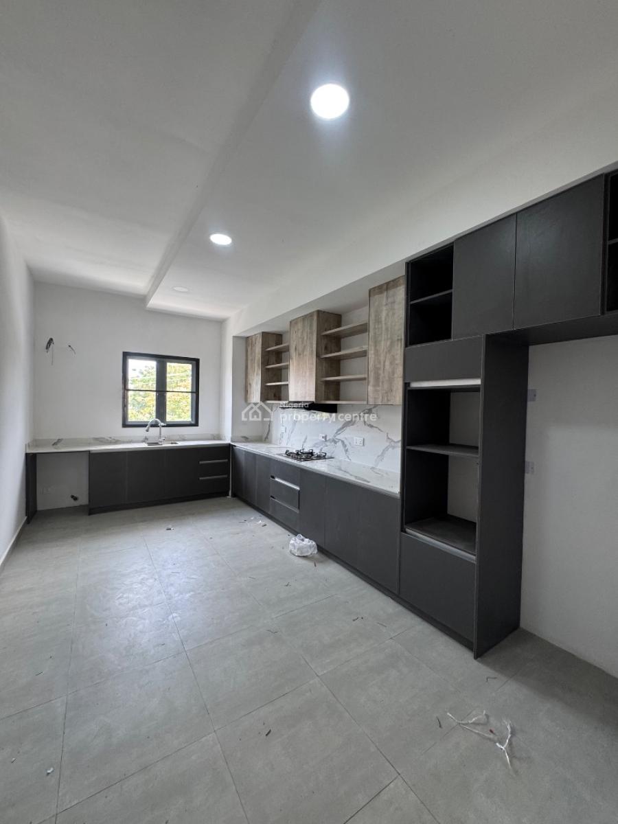 Beautiful Two (2) Bedroom Apartment, Lekki Phase 1, Lekki, Lagos, Flat / Apartment for Rent