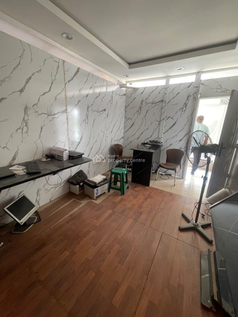 Well Finished 20sqm Office Space, Gwarinpa, Abuja, Plaza / Complex / Mall for Rent