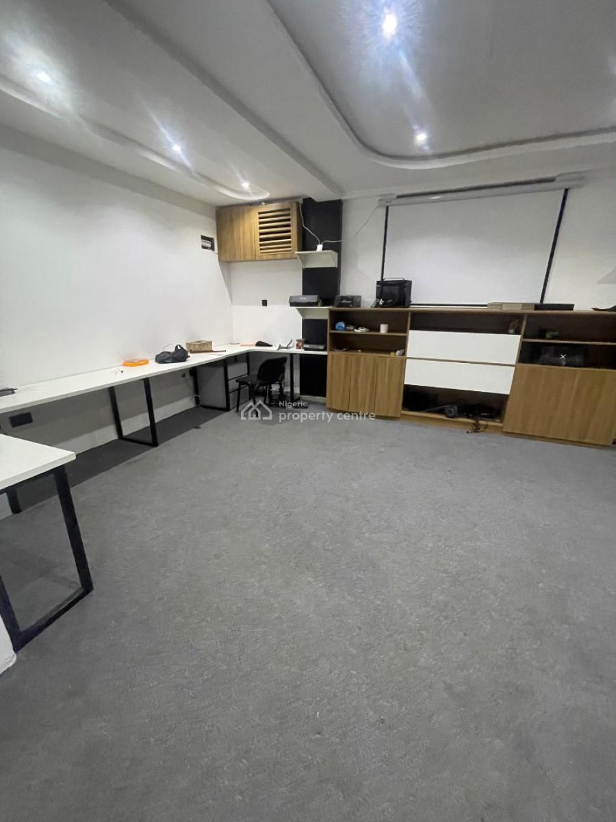 Strategic Office Space, Gwarinpa, Abuja, Plaza / Complex / Mall for Rent