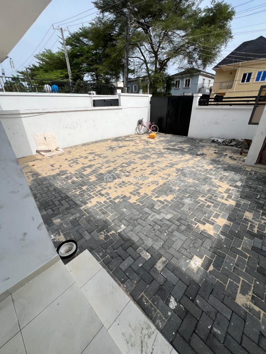4-bedroom Semi-detached Duplex with Bq (residential & Commercial Use), Lekki Phase 1, Lekki, Lagos, House for Rent