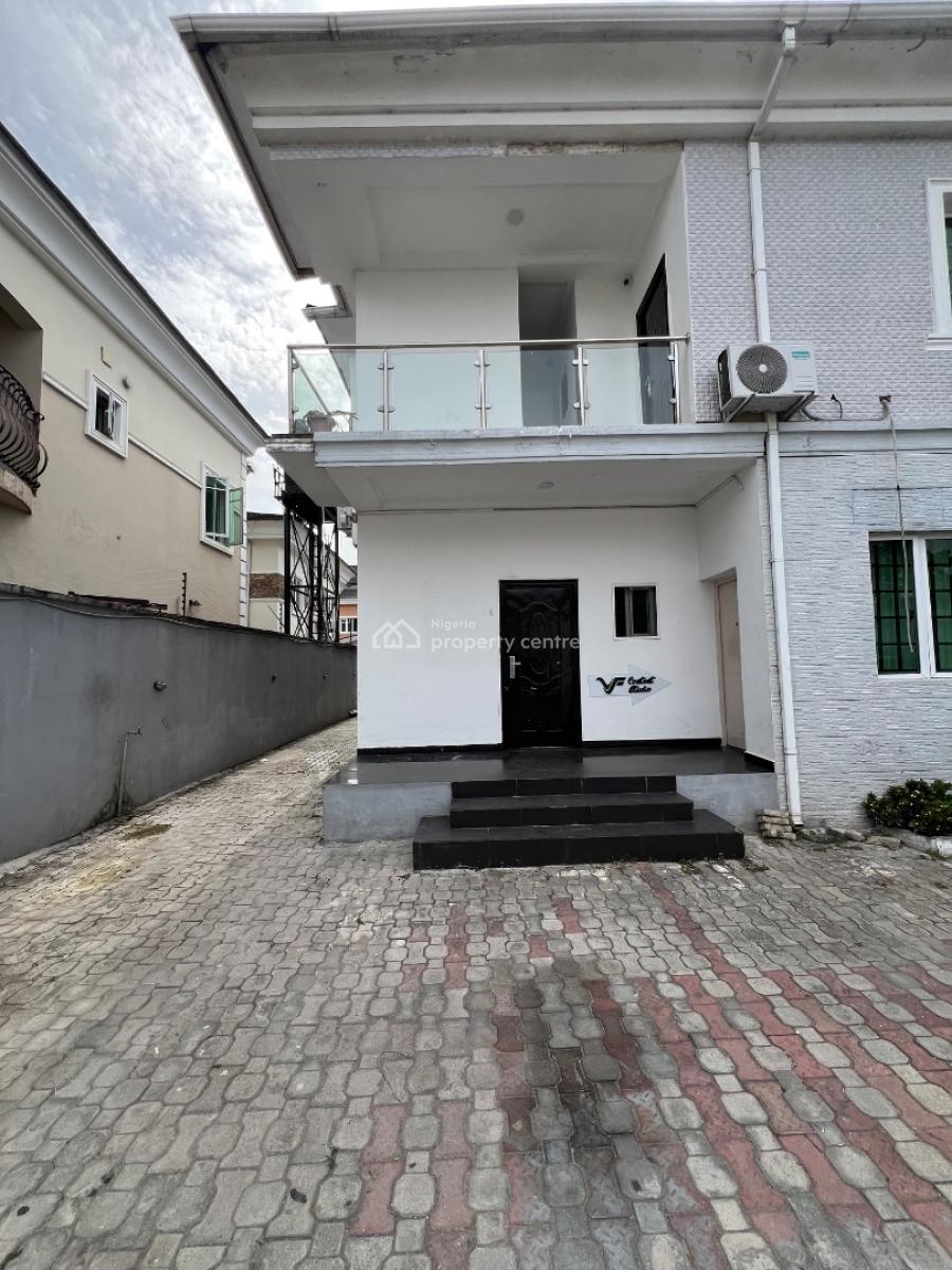 Clean and Portable Room and Palour Stand-alone Bq Available, Lekki Phase 1, Lekki, Lagos, Mini Flat (room and Parlour) for Rent