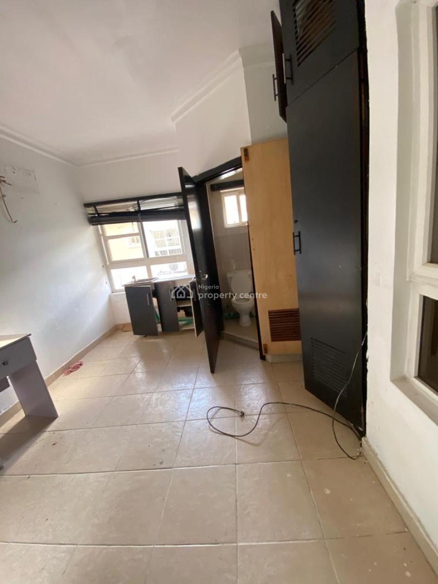 Self Contain, Burdillion Court, Chevron Drive, Lekki Expressway, Lekki, Lagos, Self Contain (single Rooms) for Rent