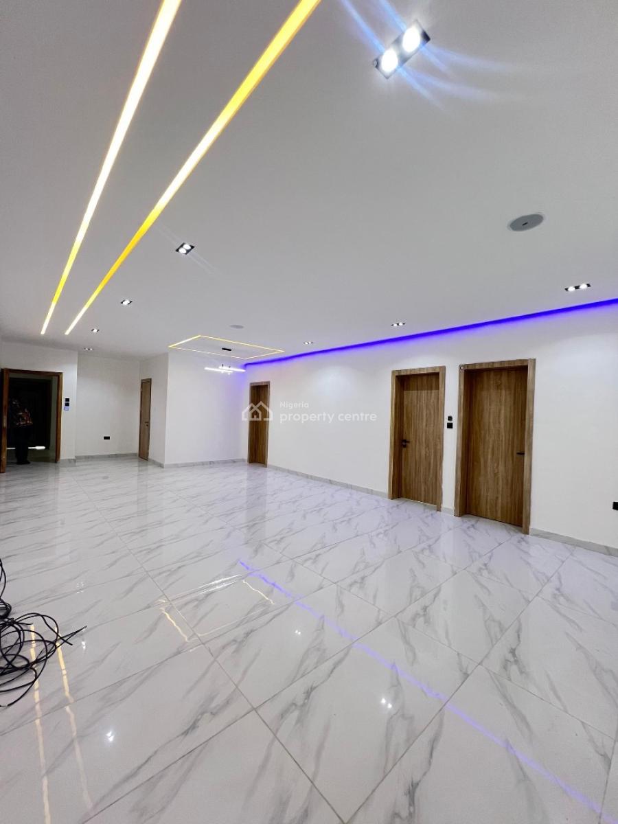 Exclusive 2 Bedroom Apartment, Fully Serviced with Top Class Amenities, Live Where Comfort Meets Class, Perfect for Smart Investors, Lekki Phase 1, Lekki, Lagos, Block of Flats for Sale