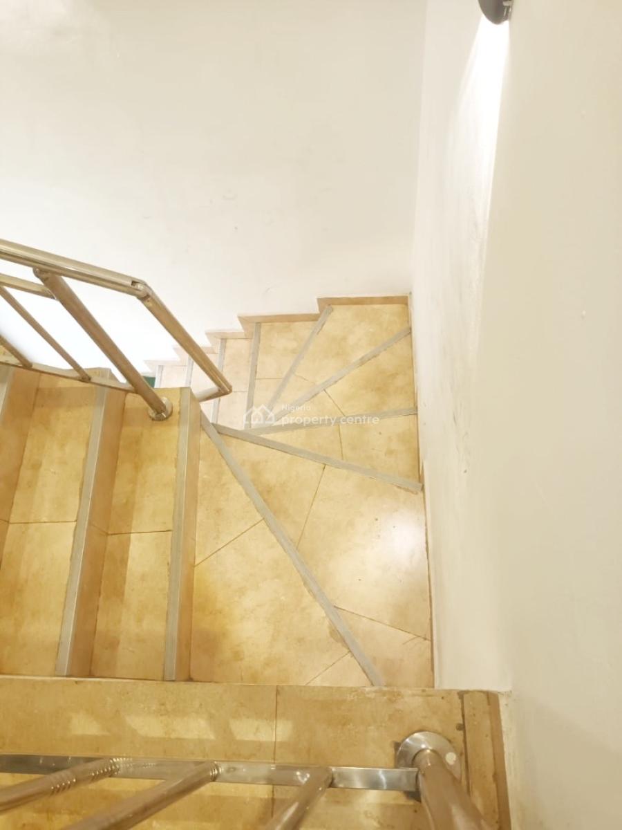 a Well Maintained Spacious 2 Bedroom Flat, Gra Phase 1, Magodo, Lagos, Flat / Apartment for Rent