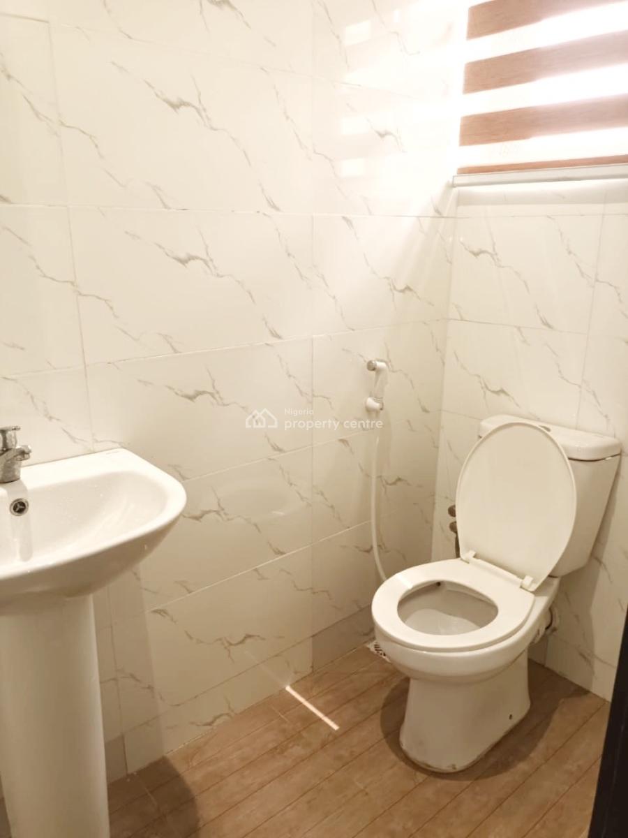 Luxury 2 Bedroom Flat, Gra Phase 1, Magodo, Lagos, Flat / Apartment for Sale