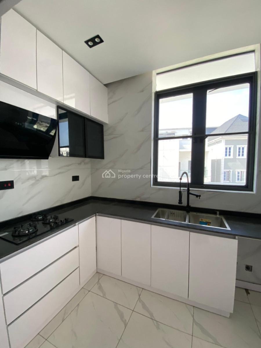 Elegant 2 Bedroom Apartment, Ologolo, Lekki, Lagos, Flat / Apartment for Sale