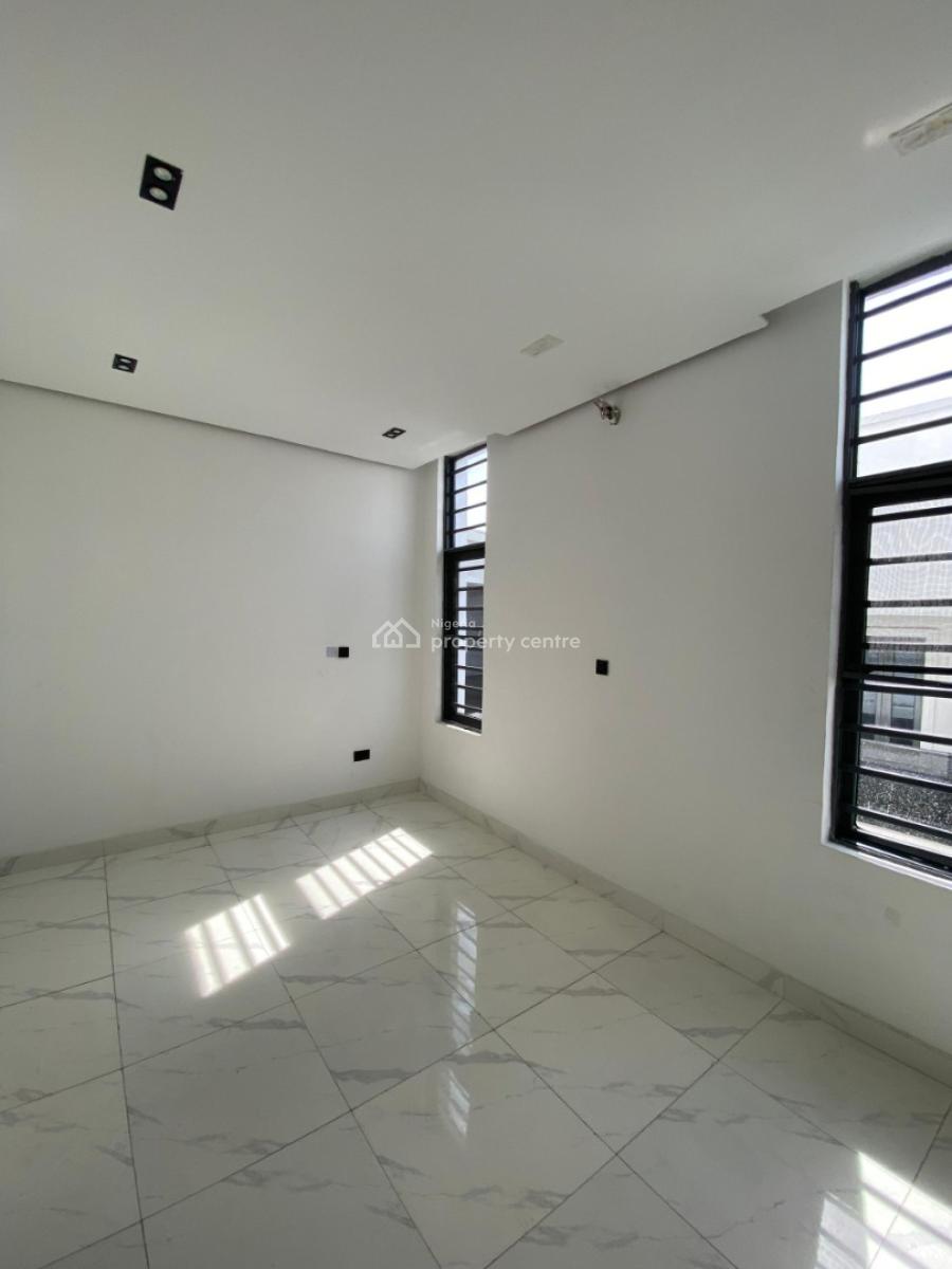 Elegant 2 Bedroom Apartment, Ologolo, Lekki, Lagos, Flat / Apartment for Sale