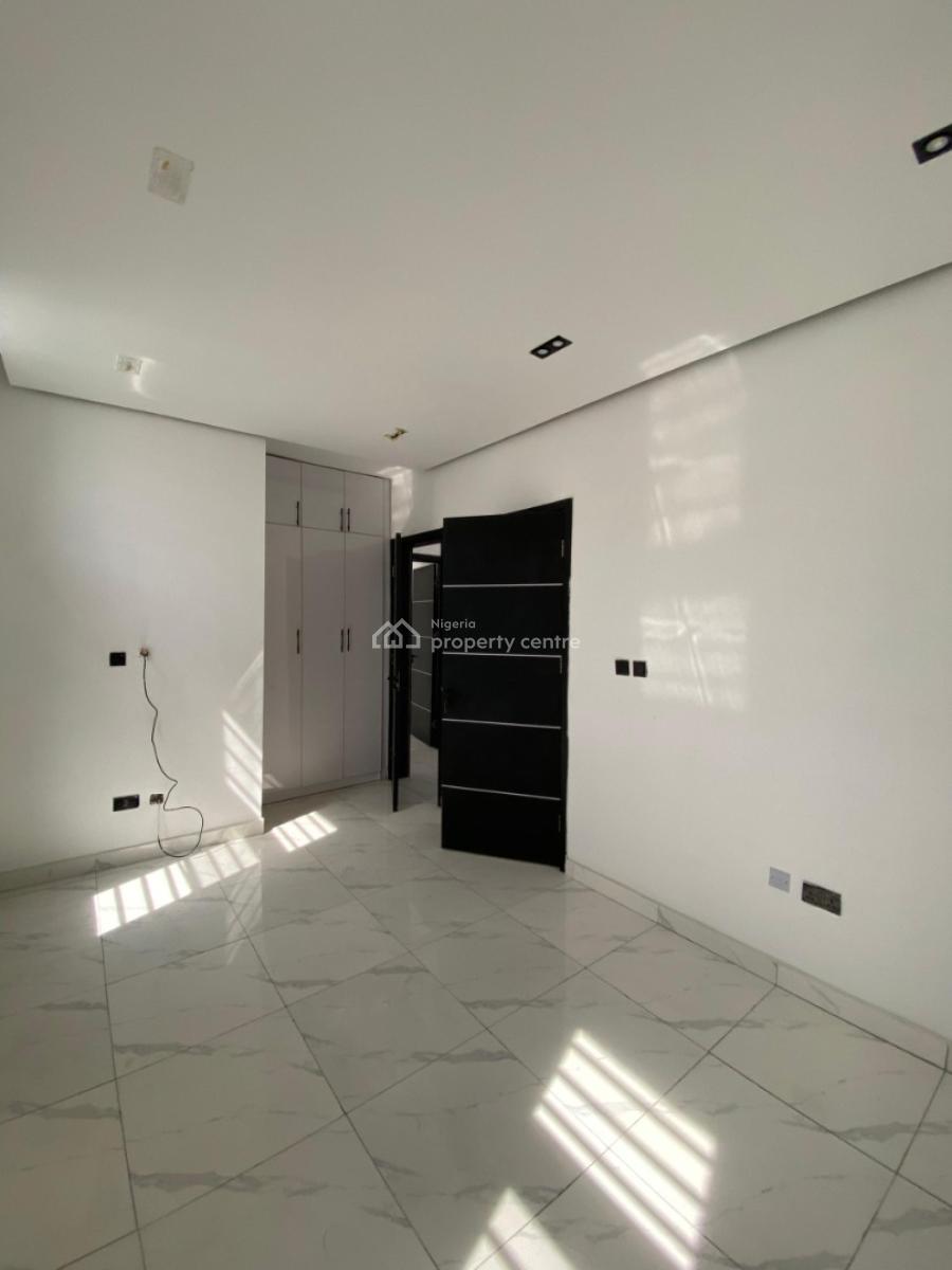 Elegant 2 Bedroom Apartment, Ologolo, Lekki, Lagos, Flat / Apartment for Sale