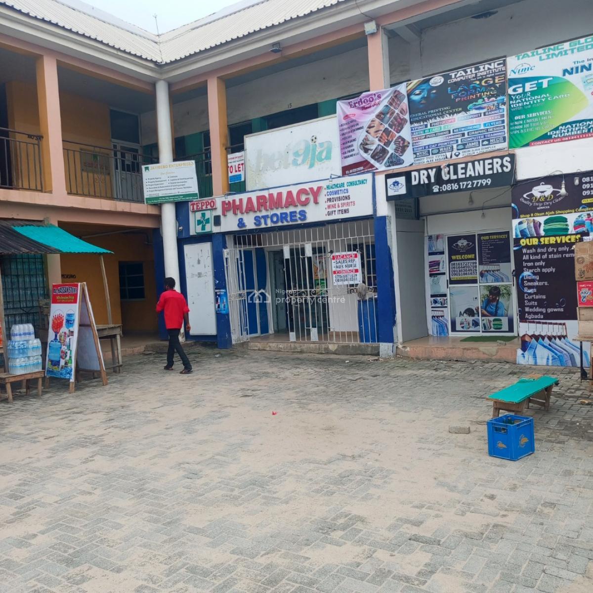 Sharp and Spacious Shop Facing The Road, Okun-ajah Lagos, Ogombo, Ajah, Lagos, Shop for Rent