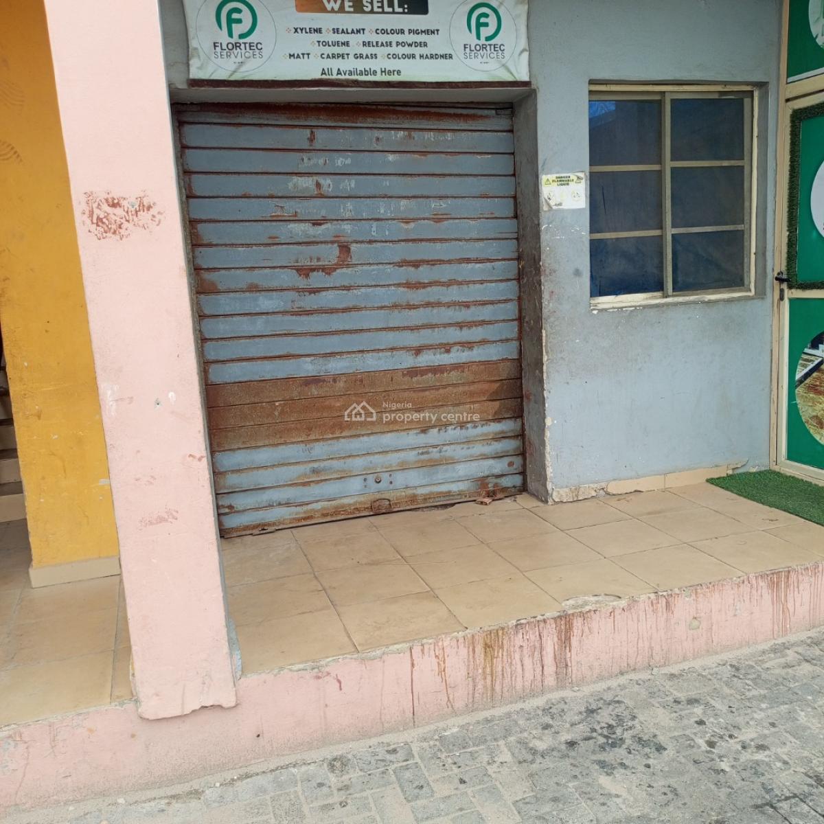 Sharp and Spacious Shop Facing The Road, Okun-ajah Lagos, Ogombo, Ajah, Lagos, Shop for Rent
