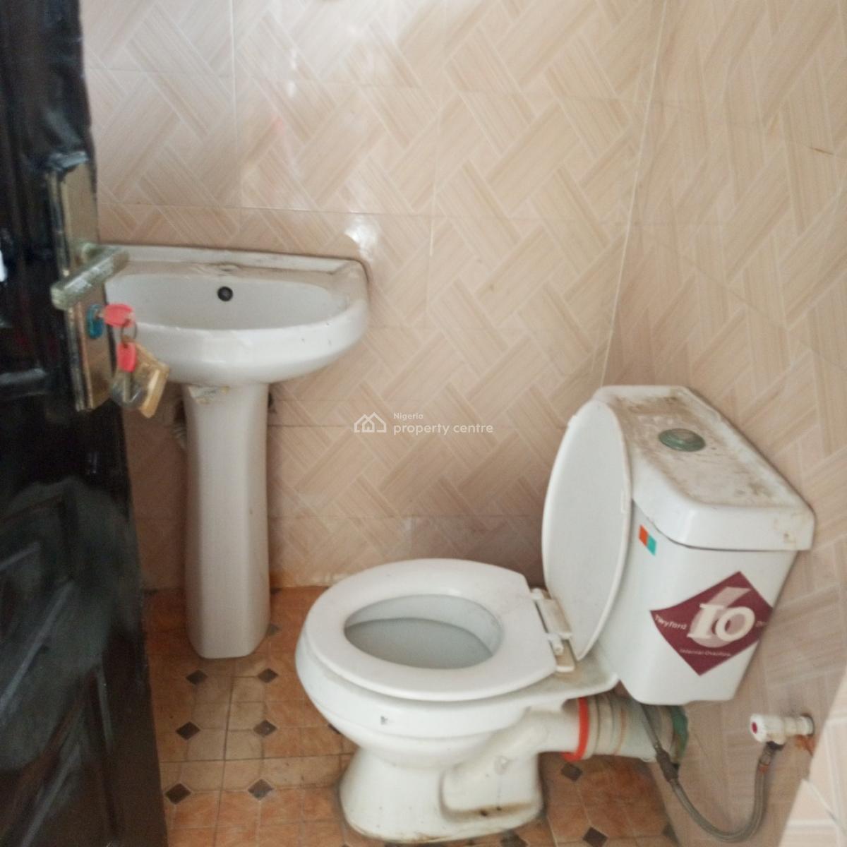 Spacious and Sharp 3bedroom Apartment (upstairs), Okun-ajah Lagos, Ogombo, Ajah, Lagos, Flat / Apartment for Rent