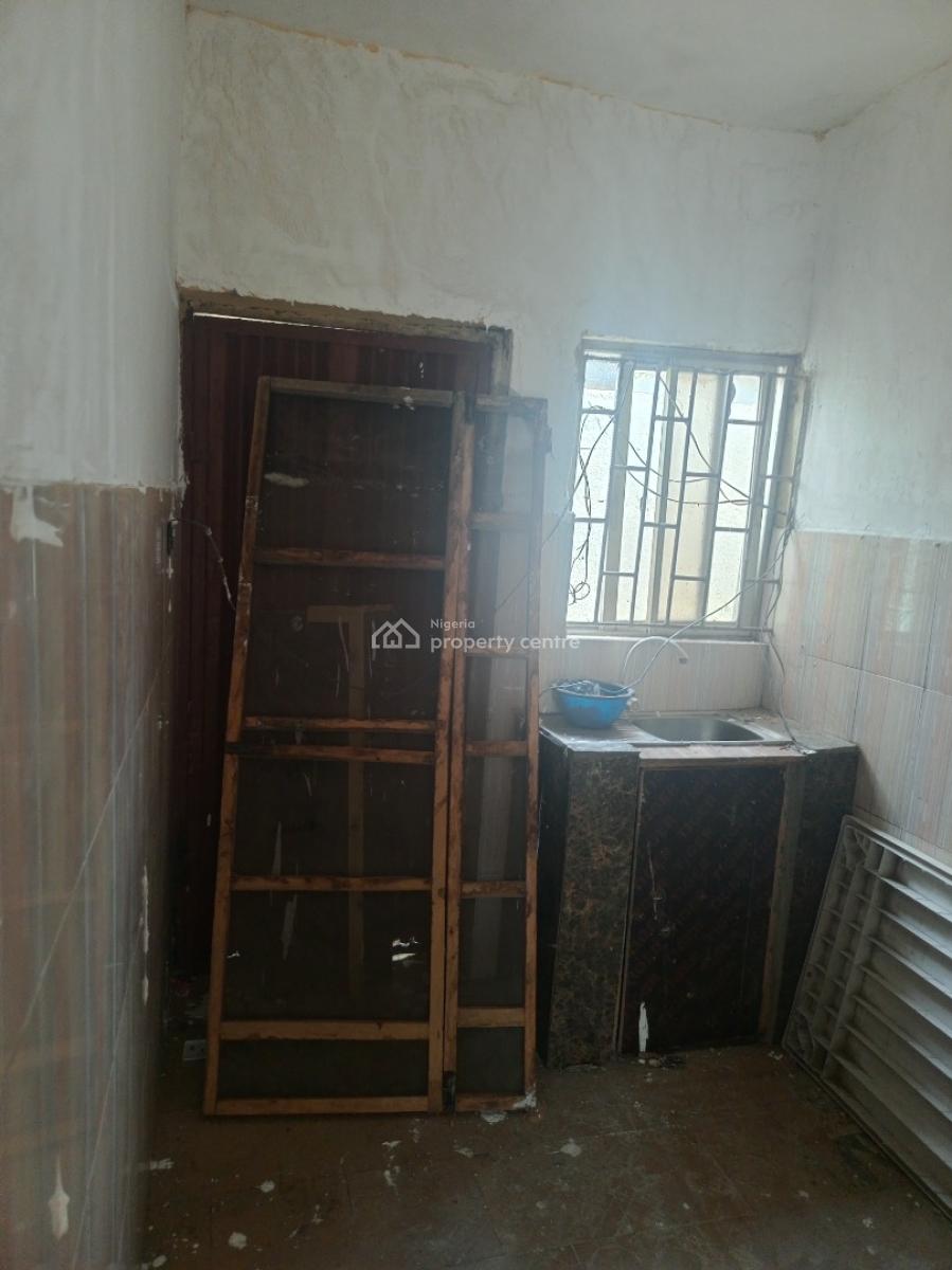 Renovated Room and Parlor Mini Flat, Mobil Road Ilaje, Ilaje, Ajah, Lagos, Flat / Apartment for Rent