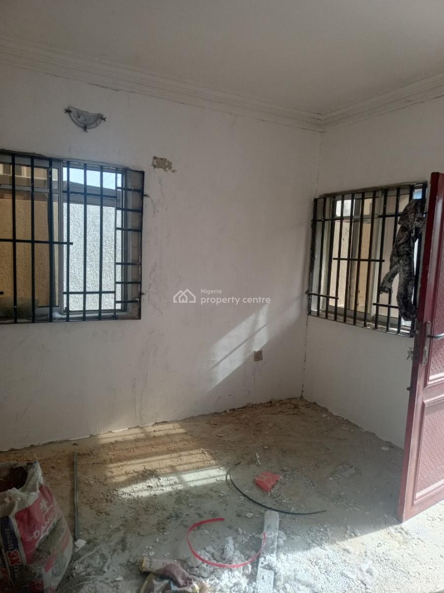 Renovated Room and Parlor Mini Flat, Mobil Road Ilaje, Ilaje, Ajah, Lagos, Flat / Apartment for Rent