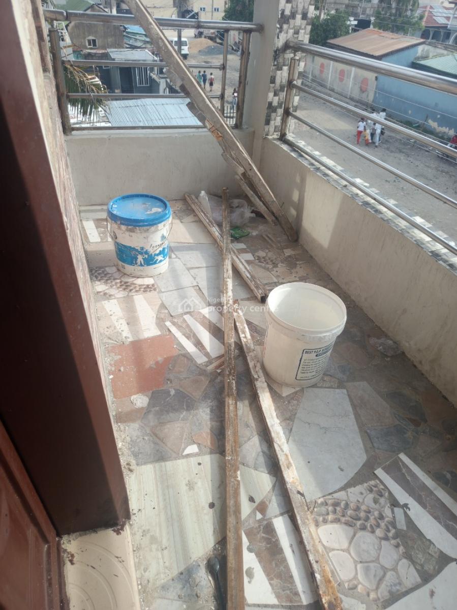 Renovated 2 Bedroom Apartment Upstairs, Mobil Road Ilaje, Ilaje, Ajah, Lagos, Flat / Apartment for Rent