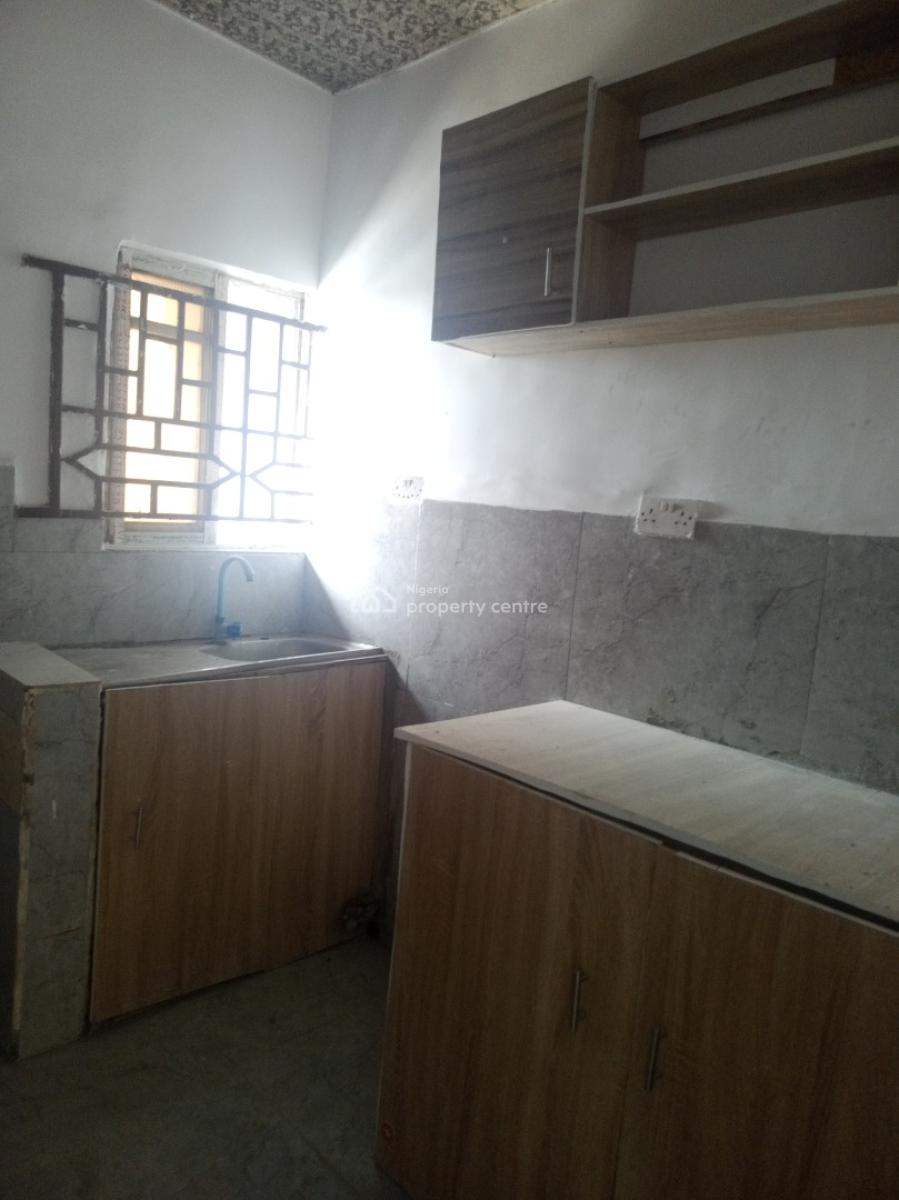 Renovated 2 Bedroom Apartment Upstairs, Mobil Road Ilaje, Ilaje, Ajah, Lagos, Flat / Apartment for Rent