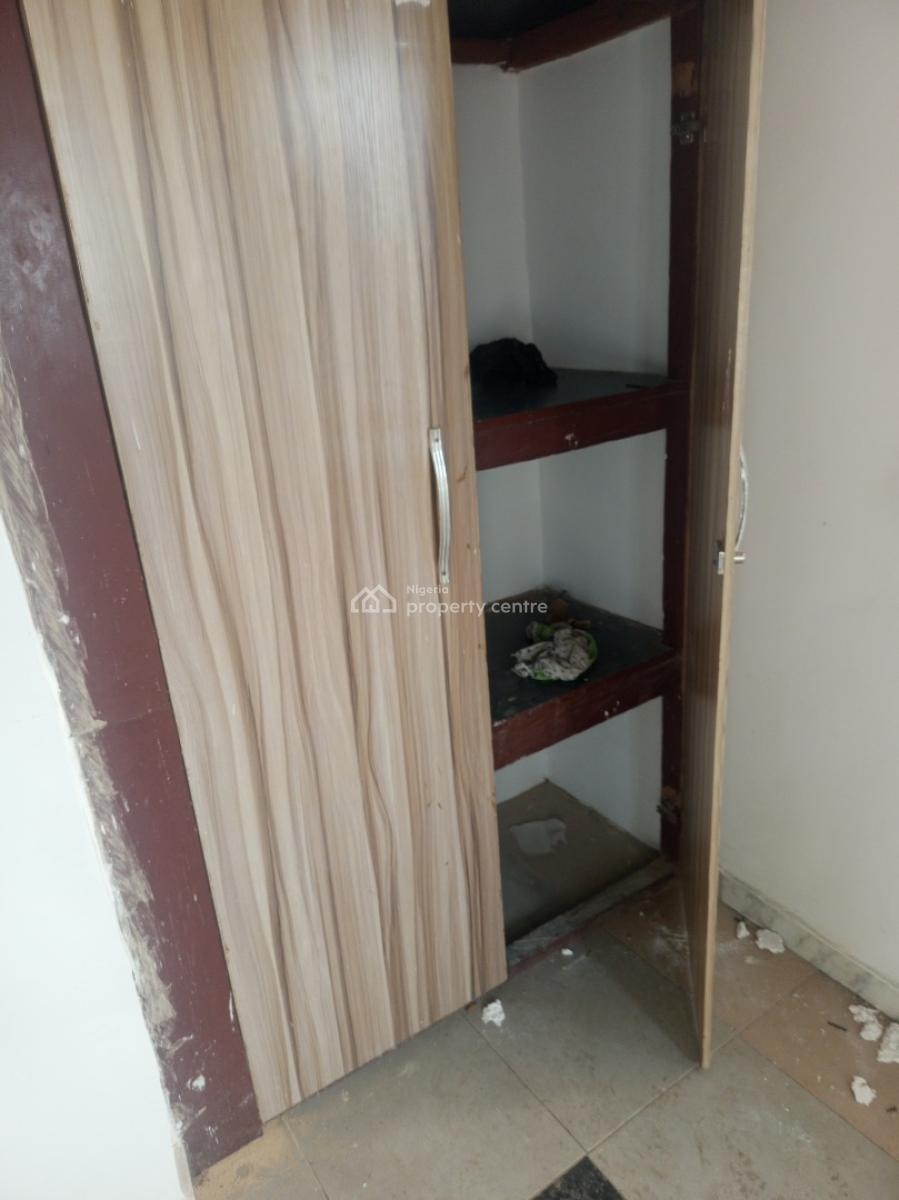 Renovated 2 Bedroom Apartment Upstairs, Mobil Road Ilaje, Ilaje, Ajah, Lagos, Flat / Apartment for Rent