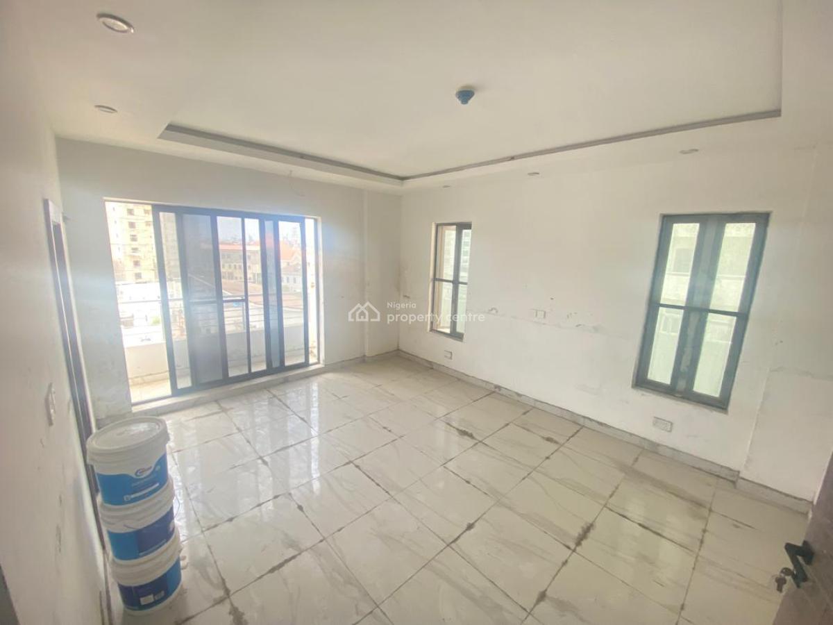 a Luxury 2 Bedroom Flat, Periwinkle Estate, Lekki Phase 1, Lekki, Lagos, Flat / Apartment for Rent