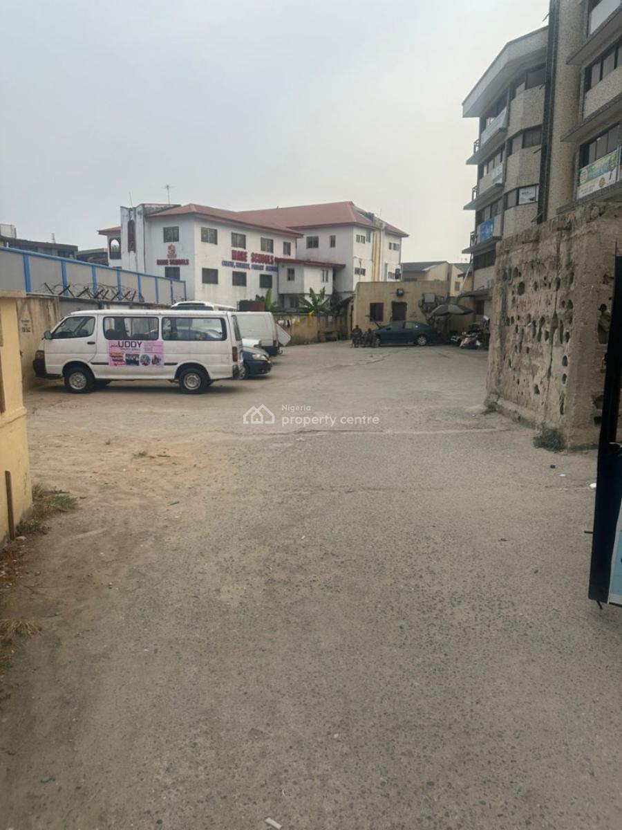 5 Storey Building Sitting on Approximately 1,100 Sqm of Land, Estate Road, Alapere, Ketu, Lagos, Commercial Property for Sale