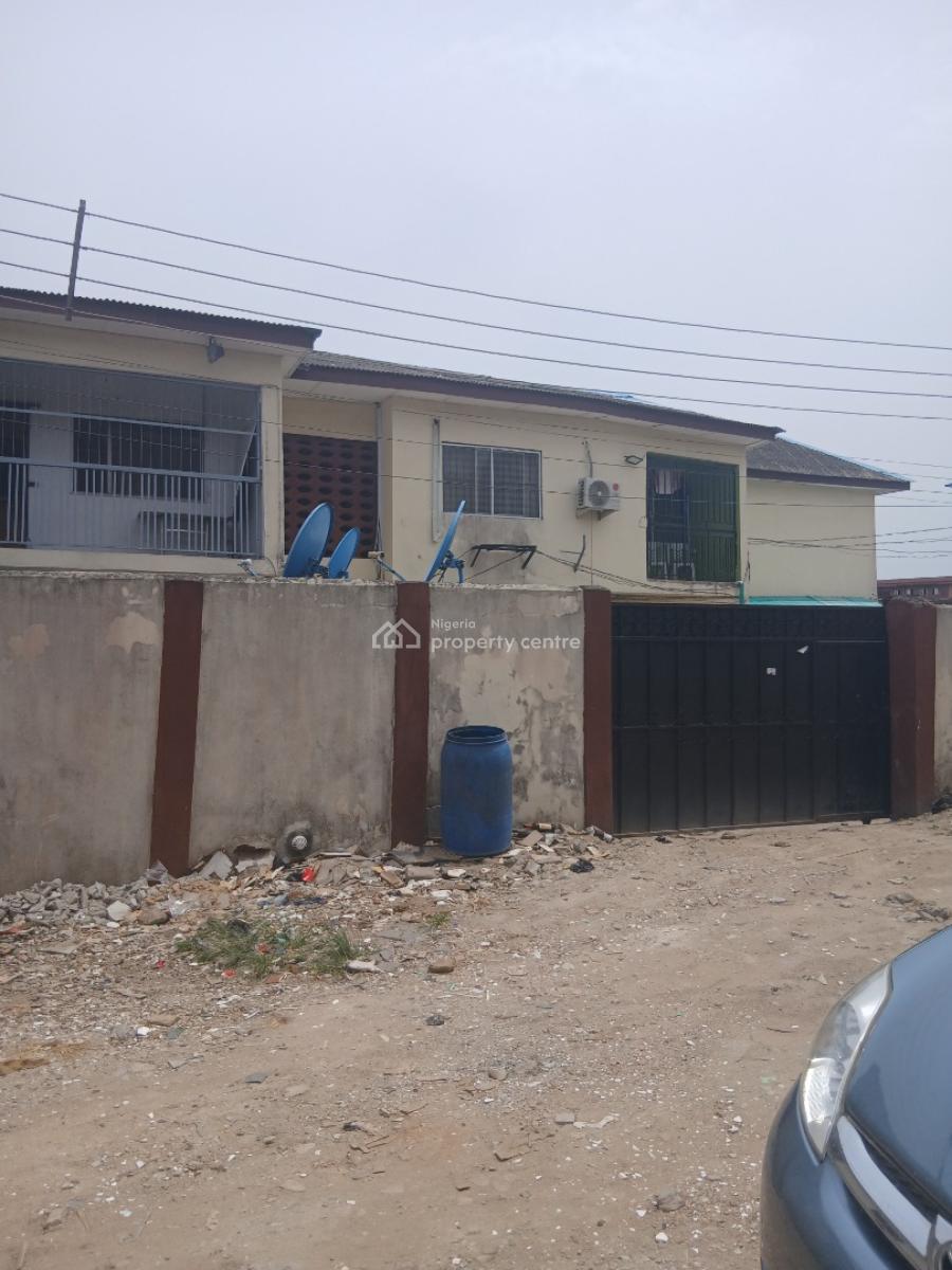 Lovely Solid Building, Animashaun, Surulere, Lagos, Block of Flats for Sale