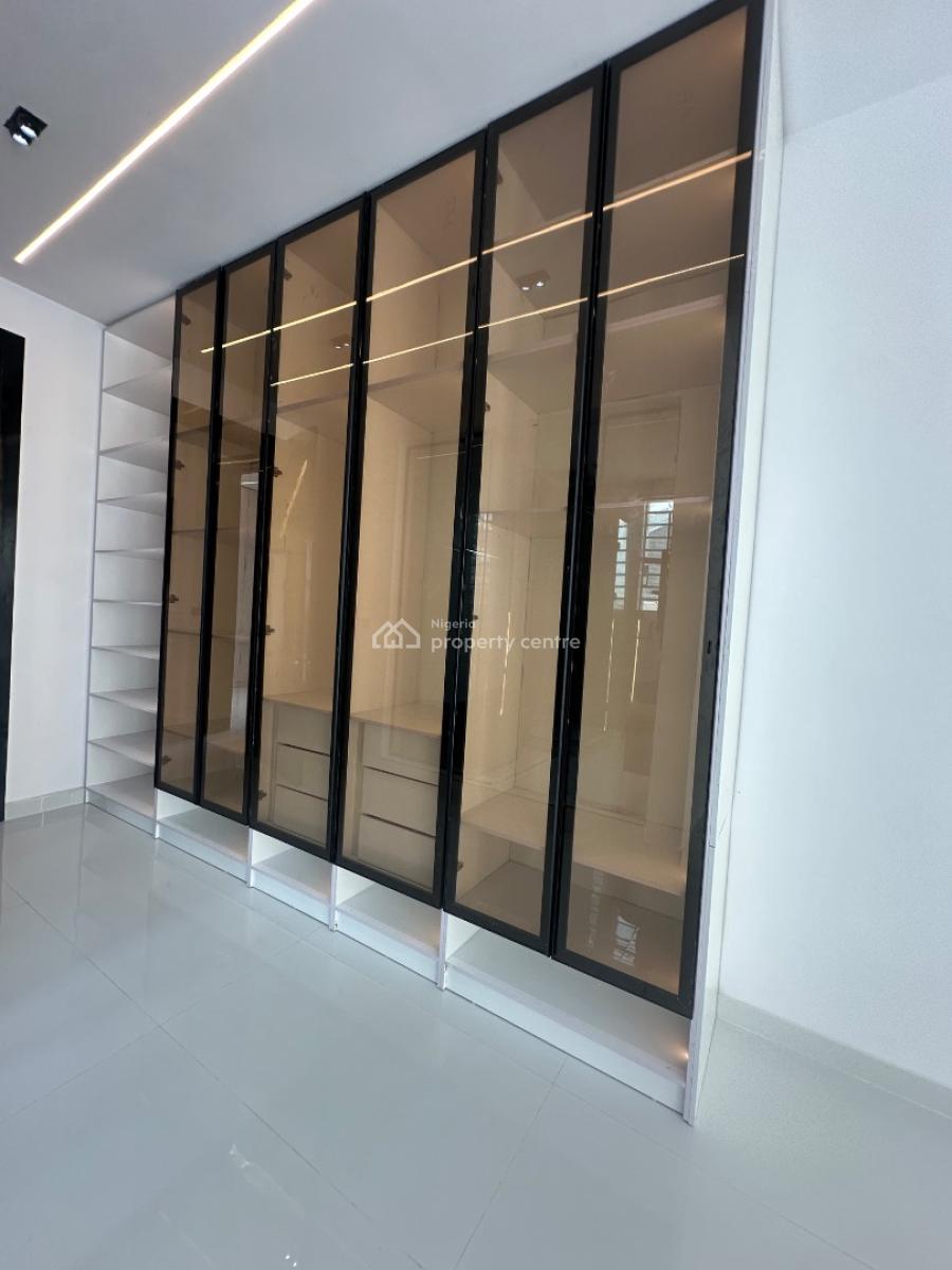 Spaciously Built 5 Bedroom Detached with Bq and Swimming Pool, Ikota, Lekki, Lagos, Detached Duplex for Sale