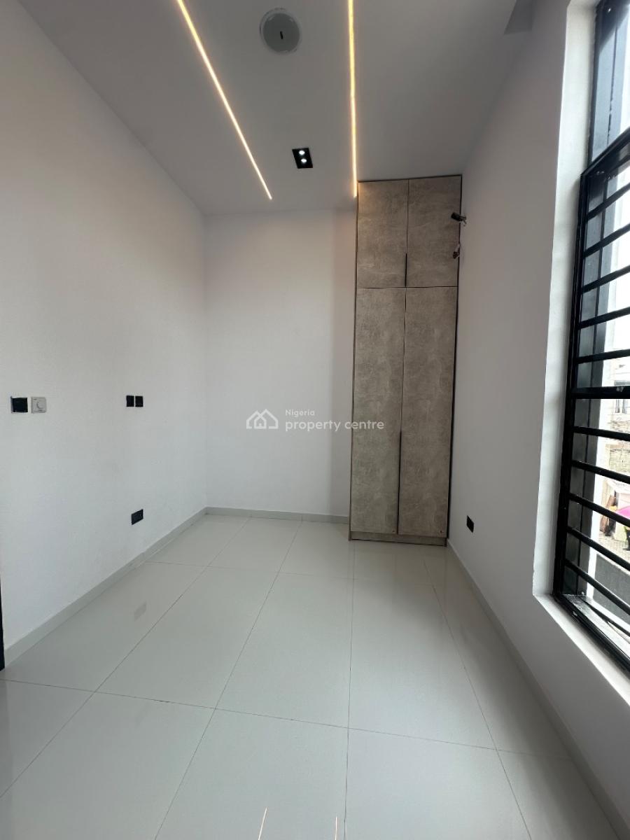 Spaciously Built 5 Bedroom Detached with Bq and Swimming Pool, Ikota, Lekki, Lagos, Detached Duplex for Sale