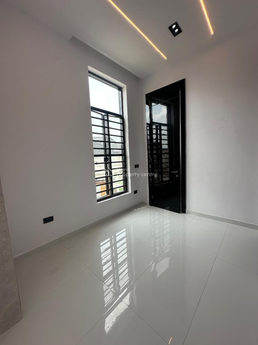 Spaciously Built 5 Bedroom Detached with Bq and Swimming Pool, Ikota, Lekki, Lagos, Detached Duplex for Sale