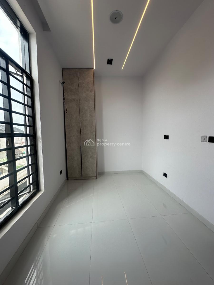 Spaciously Built 5 Bedroom Detached with Bq and Swimming Pool, Ikota, Lekki, Lagos, Detached Duplex for Sale