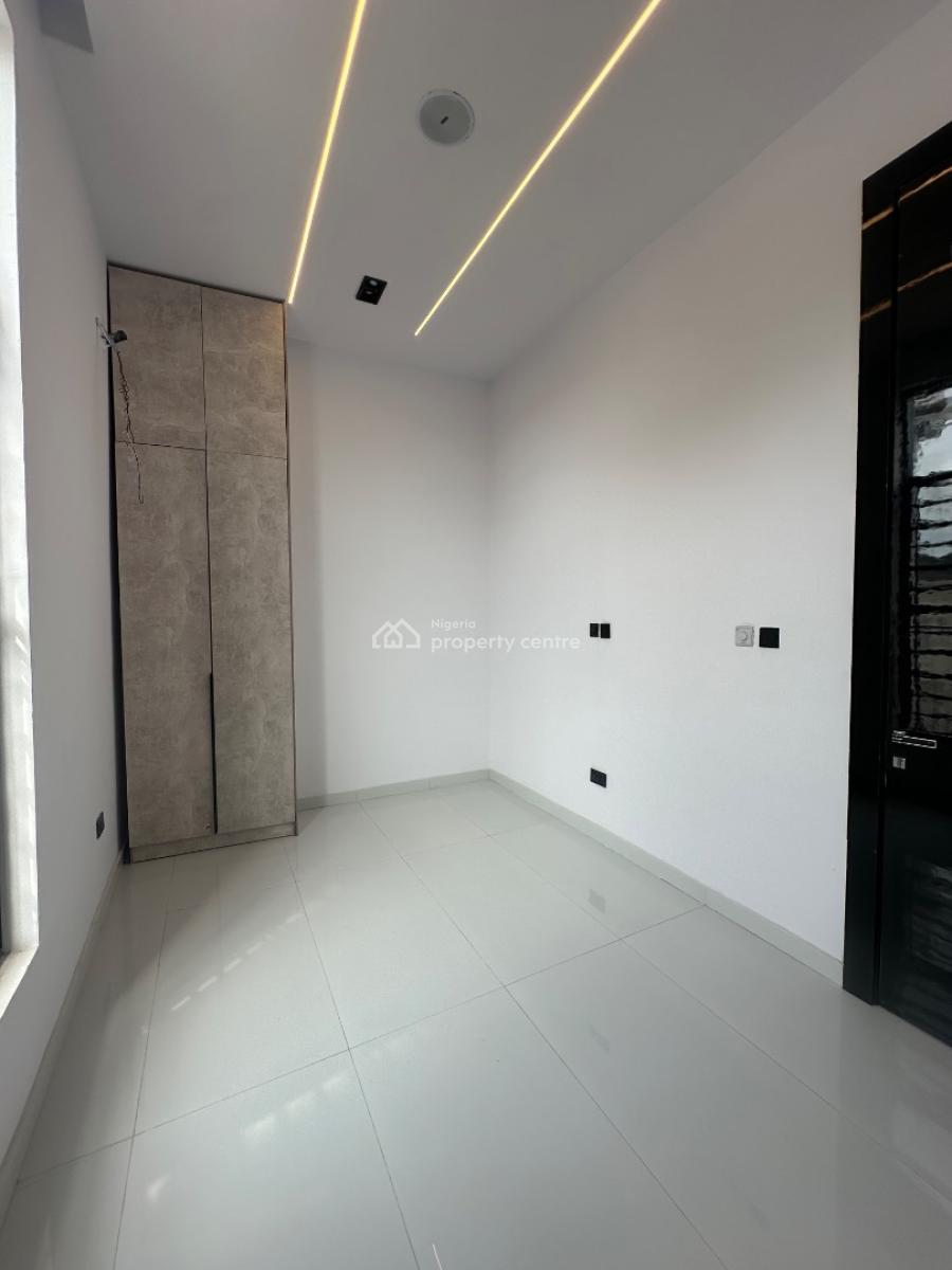 Spaciously Built 5 Bedroom Detached with Bq and Swimming Pool, Ikota, Lekki, Lagos, Detached Duplex for Sale