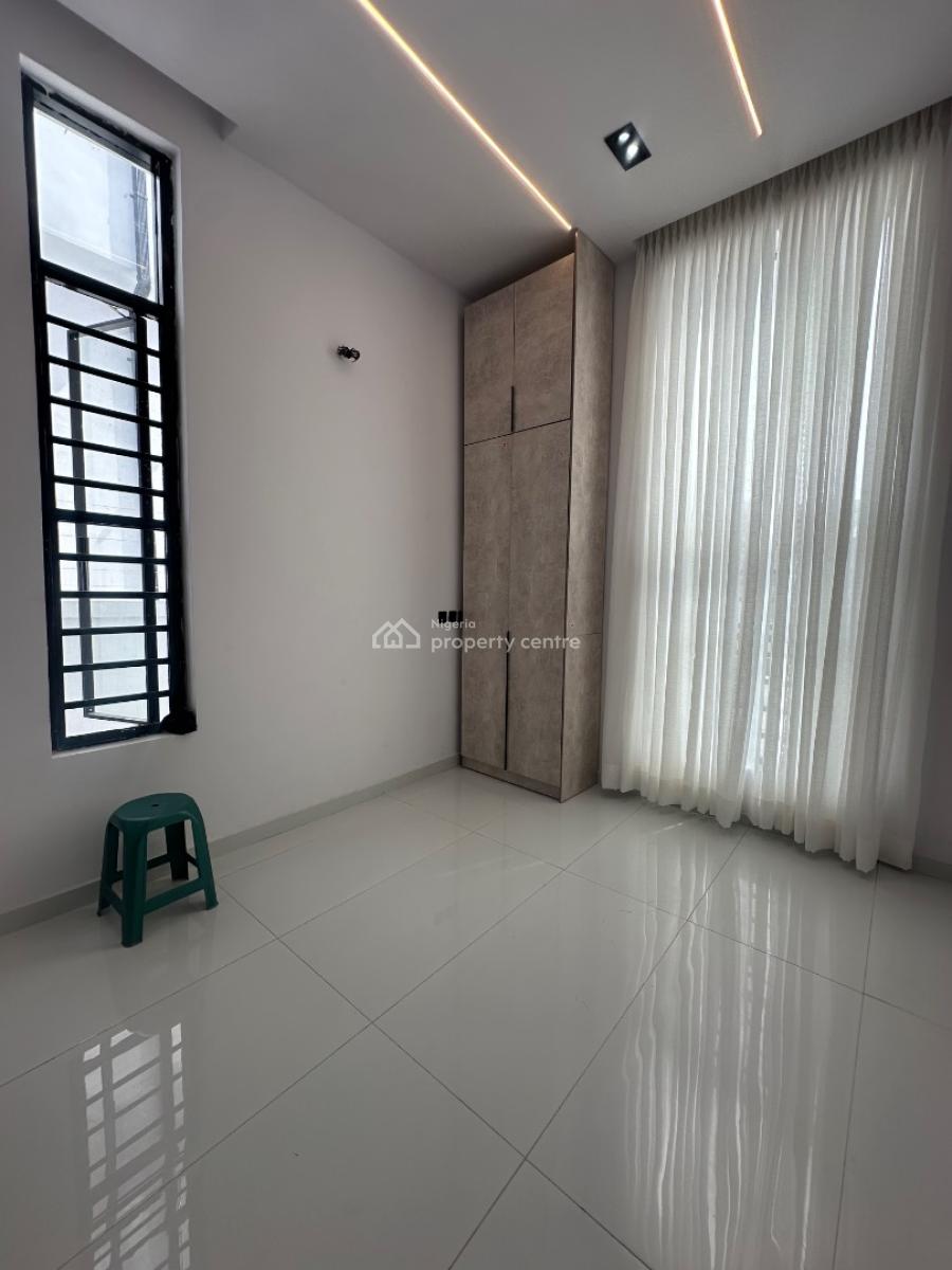 Spaciously Built 5 Bedroom Detached with Bq and Swimming Pool, Ikota, Lekki, Lagos, Detached Duplex for Sale