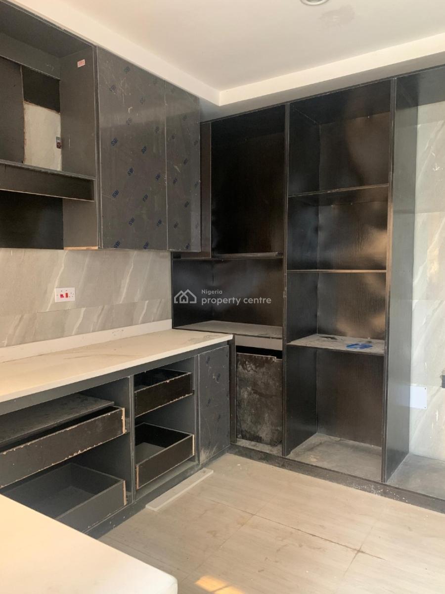 4bedroom Commercial Duplex, Lekki Phase 1, Lekki, Lagos, House for Rent