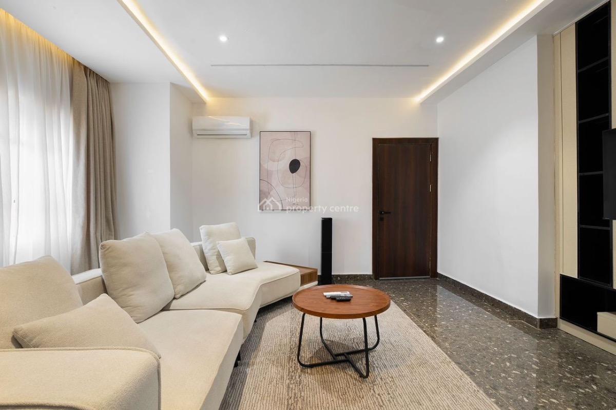 Spacious Cozy1 Bedroom Apartment with Ps 5 , Pool and Gym, Lekki Phase 1, Lekki, Lagos, Flat / Apartment Short Let