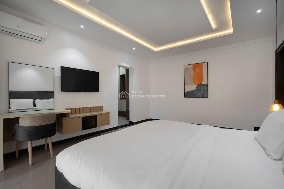 Spacious Cozy1 Bedroom Apartment with Ps 5 , Pool and Gym, Lekki Phase 1, Lekki, Lagos, Flat / Apartment Short Let