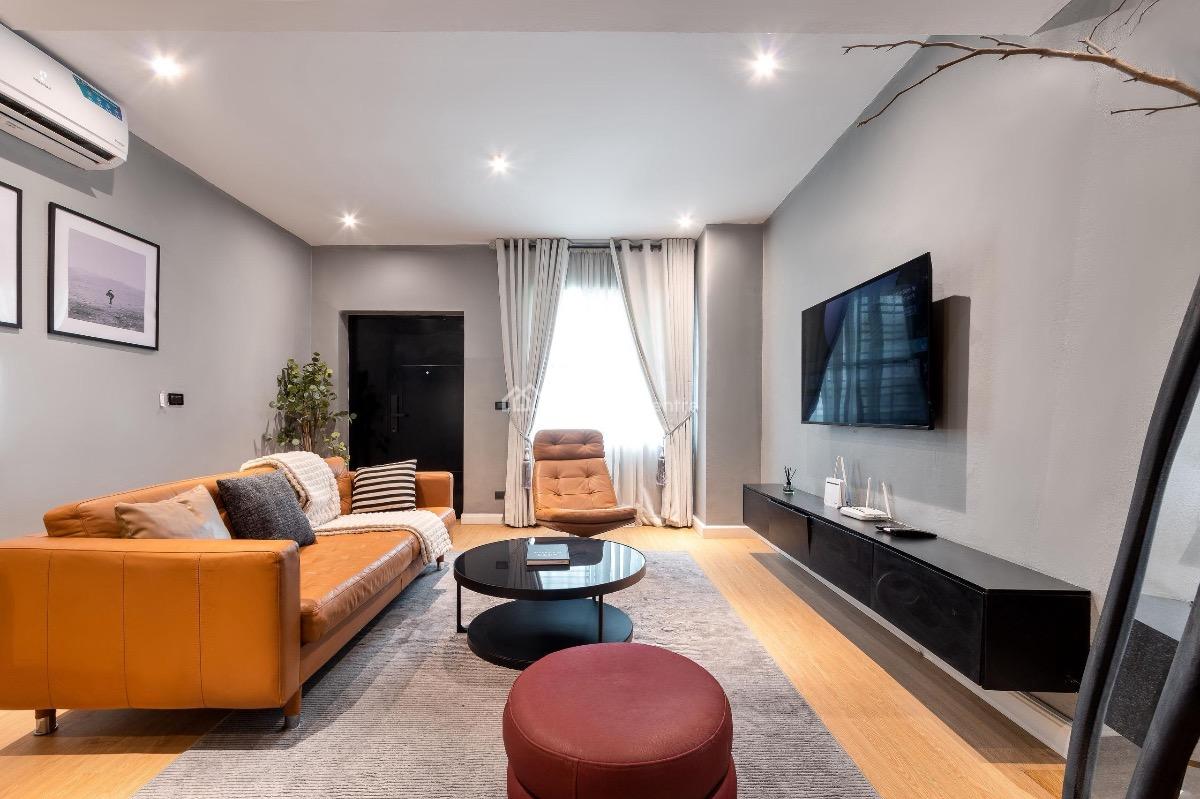 Spacious Cozy2 Bedroom Apartment with Ps 5 , Pool and Gym, Lekki Phase 1, Lekki, Lagos, Flat / Apartment Short Let