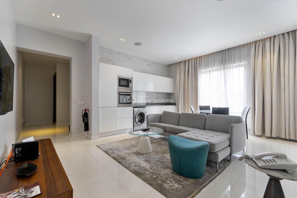 Spacious Cozy 2 Bedroom Apartment with Ps 5 , Pool and Gym, Lekki Phase 1, Lekki, Lagos, Flat / Apartment Short Let