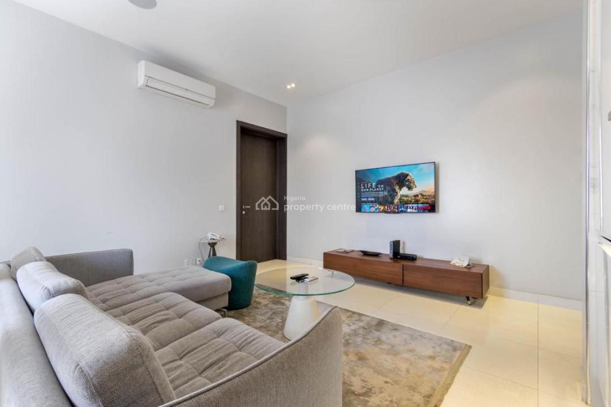 Spacious Cozy 2 Bedroom Apartment with Ps 5 , Pool and Gym, Lekki Phase 1, Lekki, Lagos, Flat / Apartment Short Let