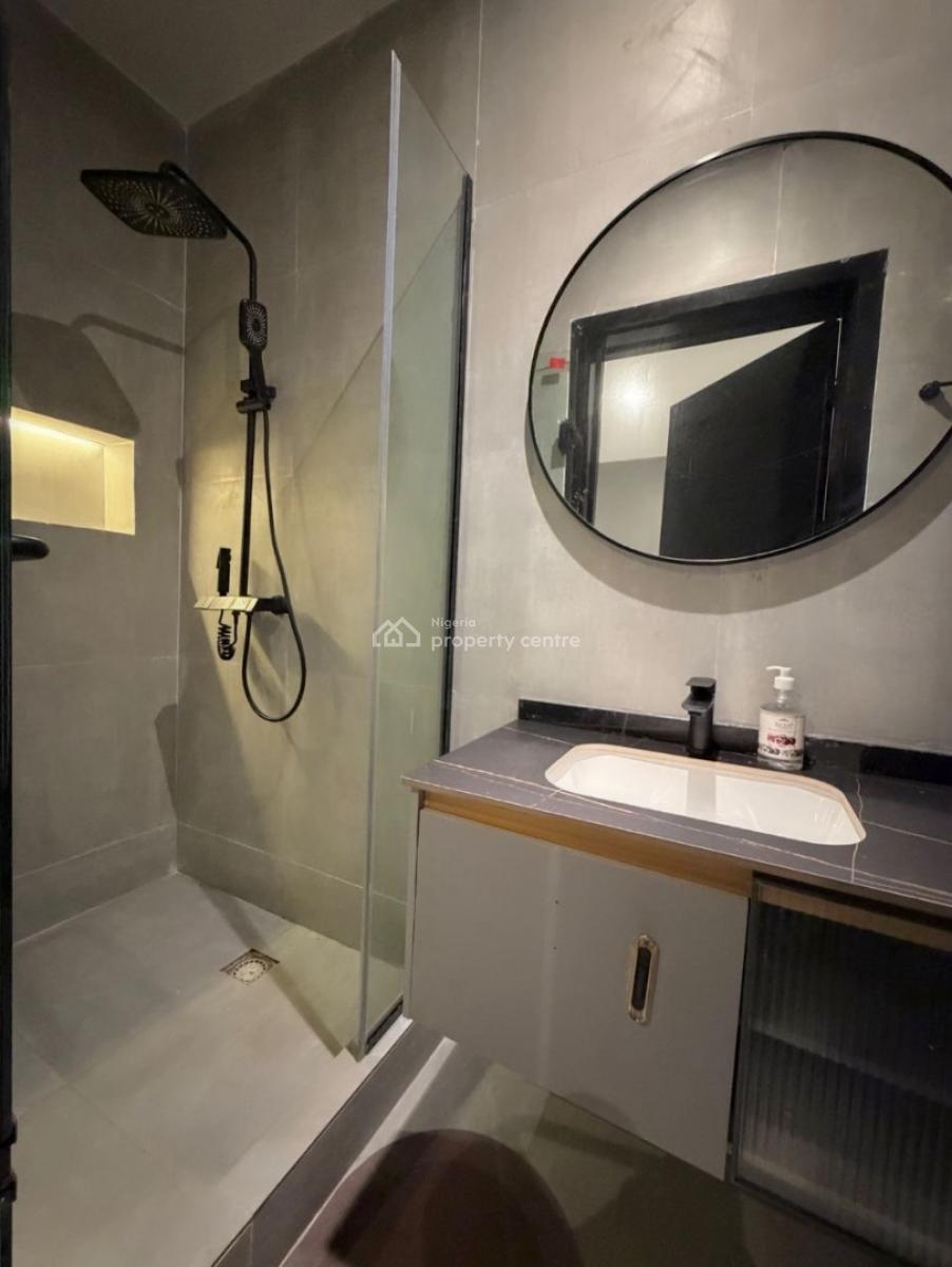 Spacious Cozy 2 Bedroom Apartment with Ps 5 , Pool and Gym, Lekki Phase 1, Lekki, Lagos, Flat / Apartment Short Let