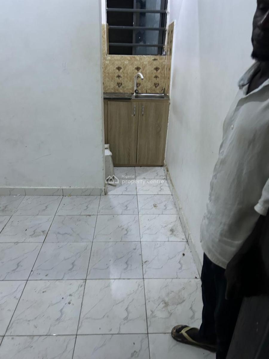 Lovely Sweet Mini Flat, Onigbongbo, Maryland, Lagos, Mini Flat (room and Parlour) for Rent