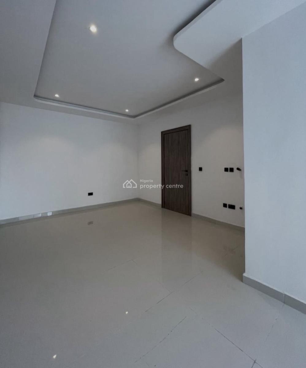 2 Bedroom Apartment with a Swimming Pool, Lekki Phase 1, Lekki, Lagos, Flat / Apartment for Rent