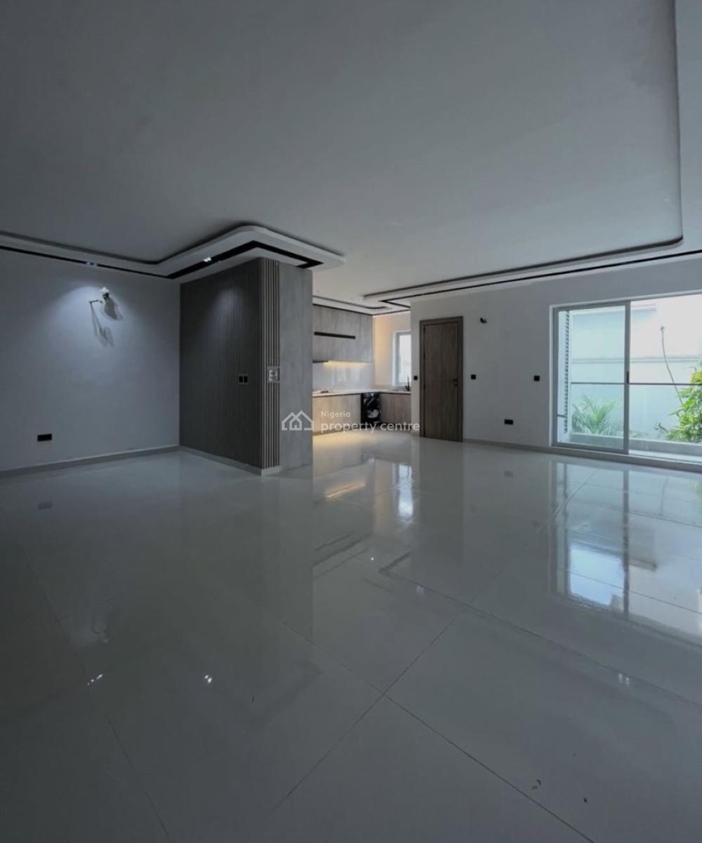 2 Bedroom Apartment with a Swimming Pool, Lekki Phase 1, Lekki, Lagos, Flat / Apartment for Rent