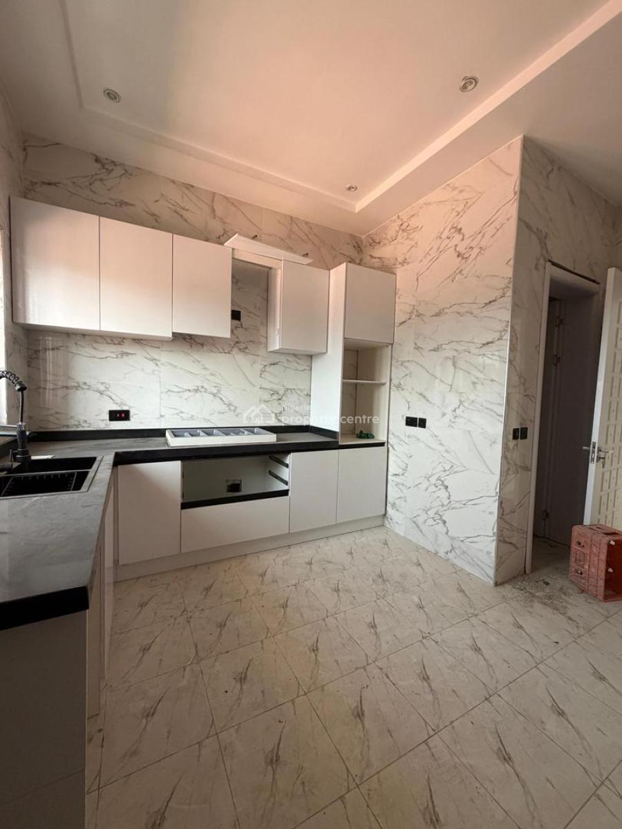 3bedroom Apartment on The 3rd Floor, Lekki Right Handsiide, Lekki Phase 1, Lekki, Lagos, Flat / Apartment for Rent