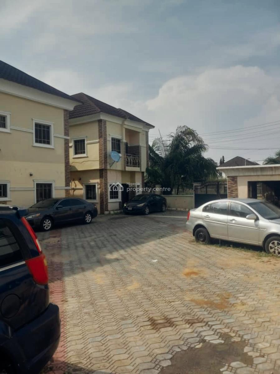 a Big Compound Property, Chevron, Lekki, Lagos, Hotel / Guest House for Sale